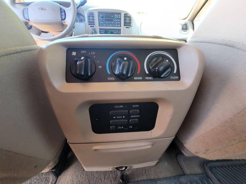 2002 Ford Expedition Image 20