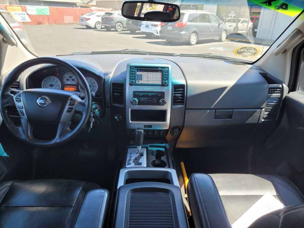2013 Nissan Titan Image 7