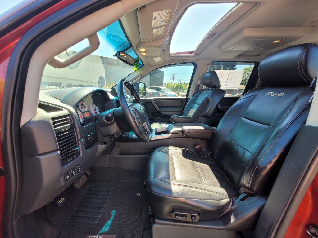 2013 Nissan Titan Image 8