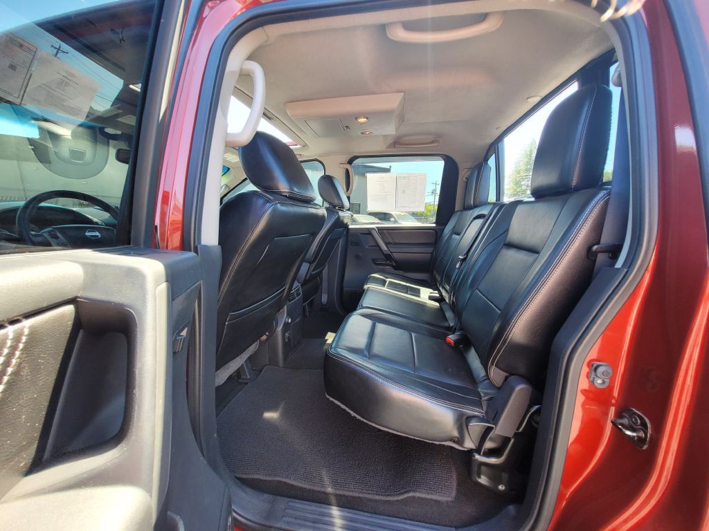 2013 Nissan Titan Image 9