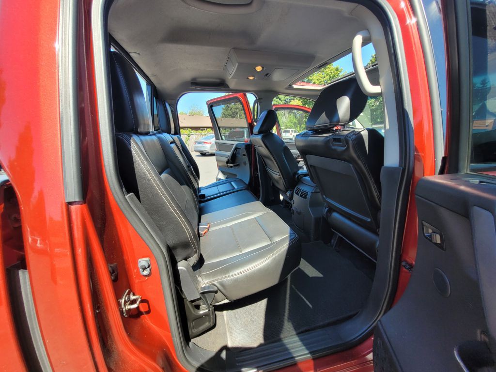 2013 Nissan Titan Image 11