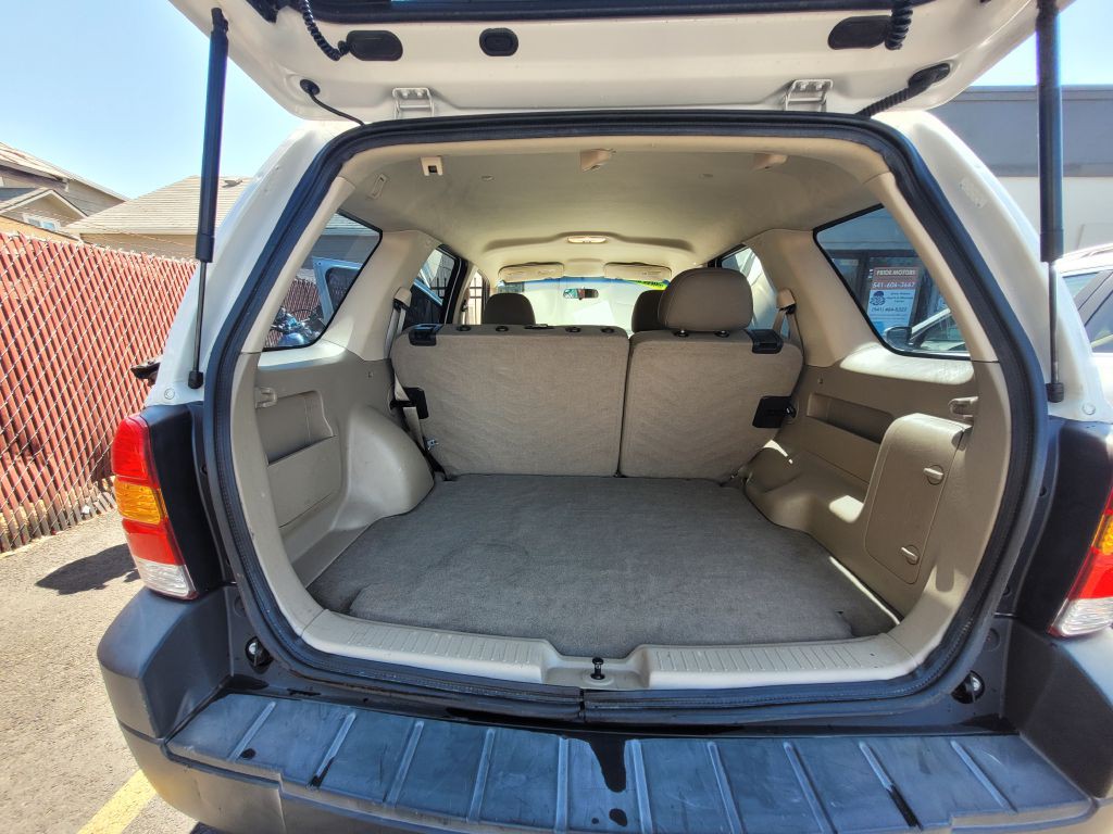 2007 Ford Escape Image 12