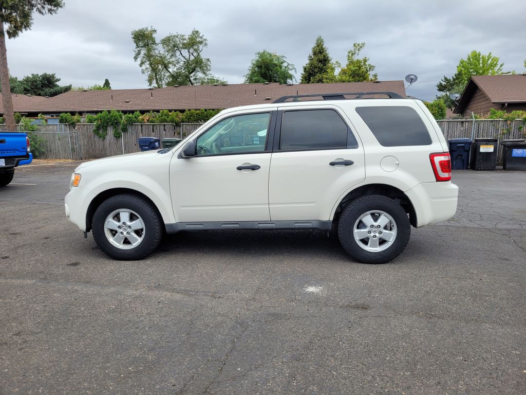 2010 Ford Escape Image 2