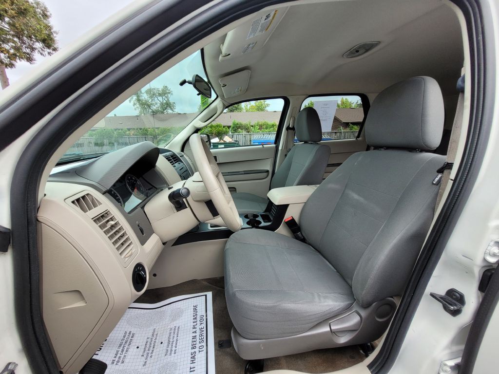 2010 Ford Escape Image 8