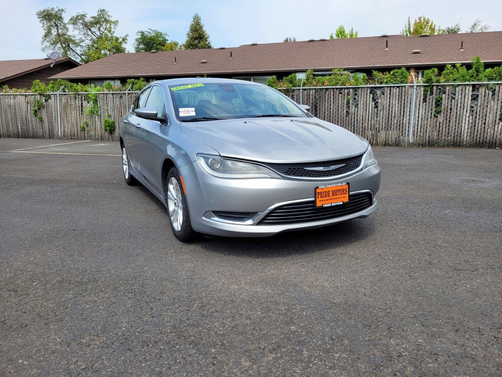 2015 Chrysler 200 Image 4