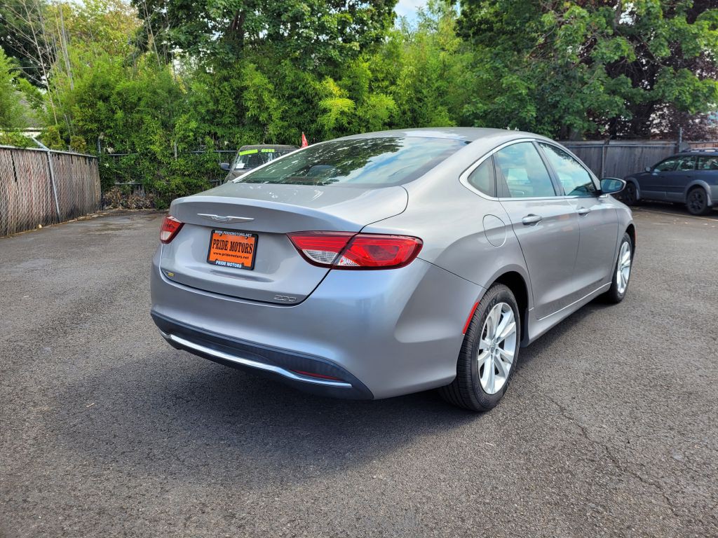 2015 Chrysler 200 Image 6