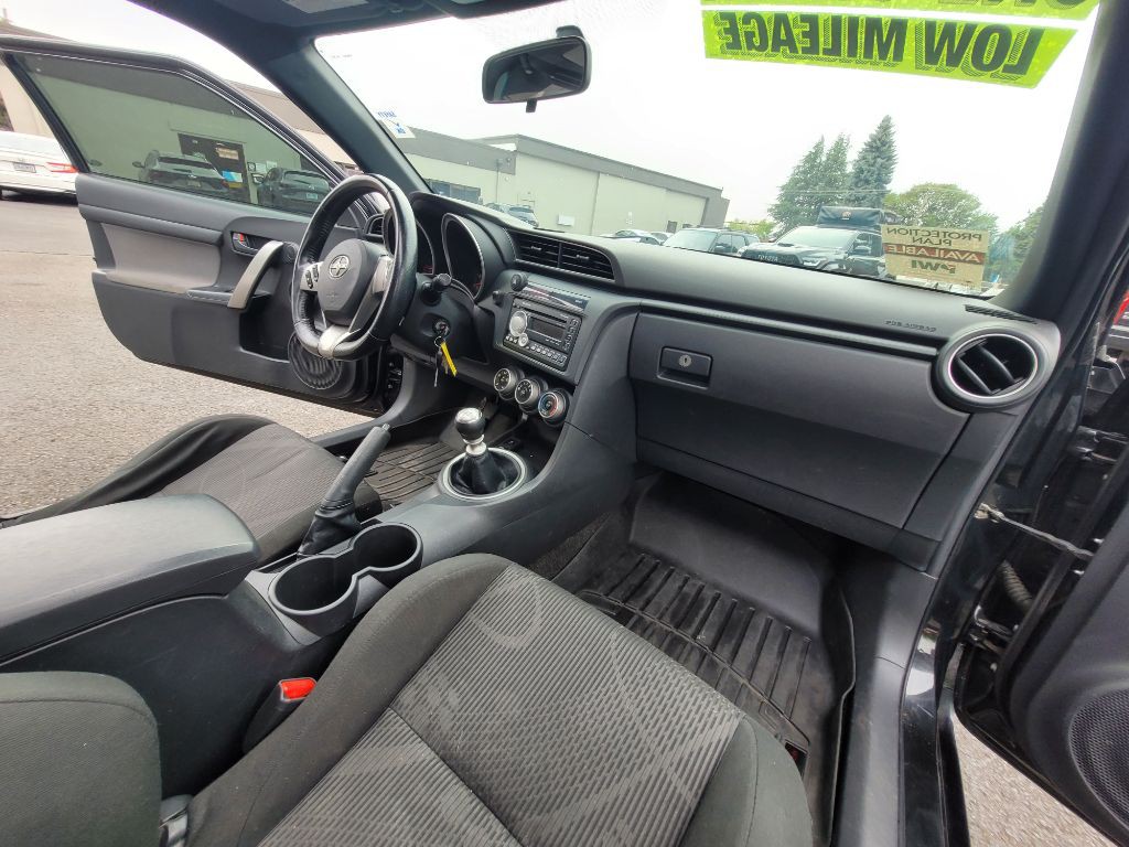 2011 Scion tC Image 10