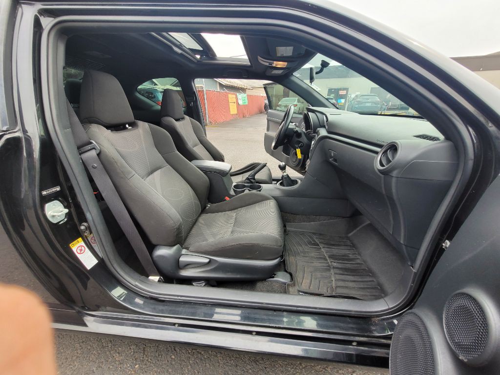 2011 Scion tC Image 11