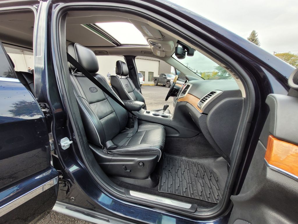 2011 Jeep Grand Cherokee Image 9