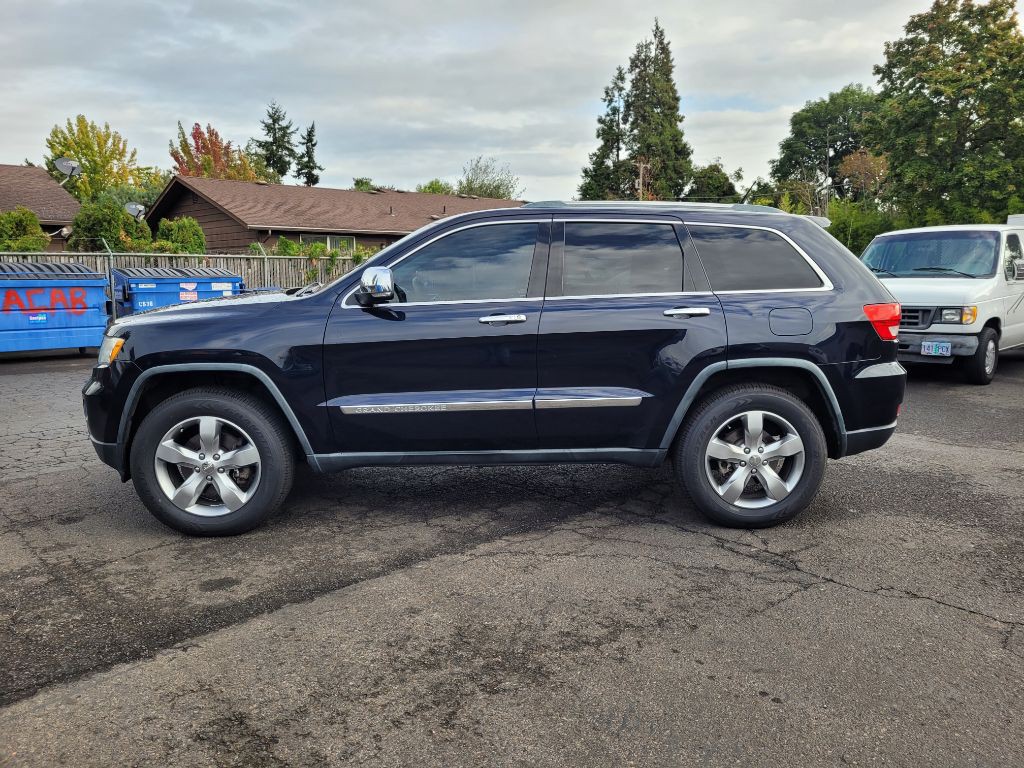 2011 Jeep Grand Cherokee Image 2
