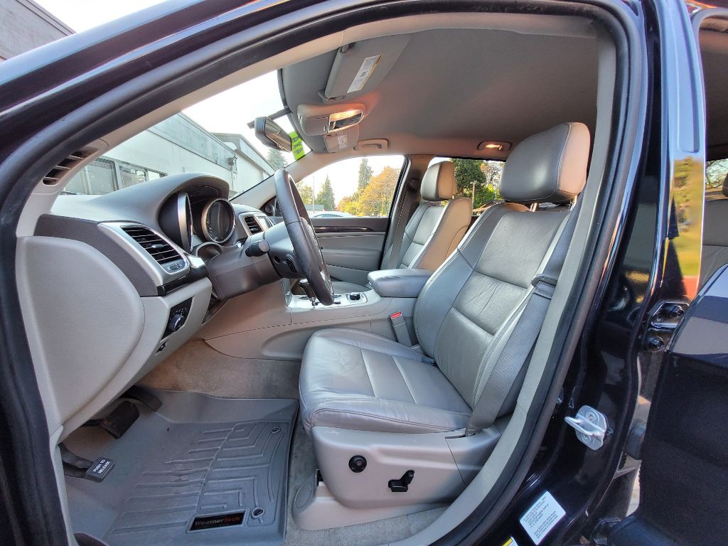 2011 Jeep Grand Cherokee Image 8