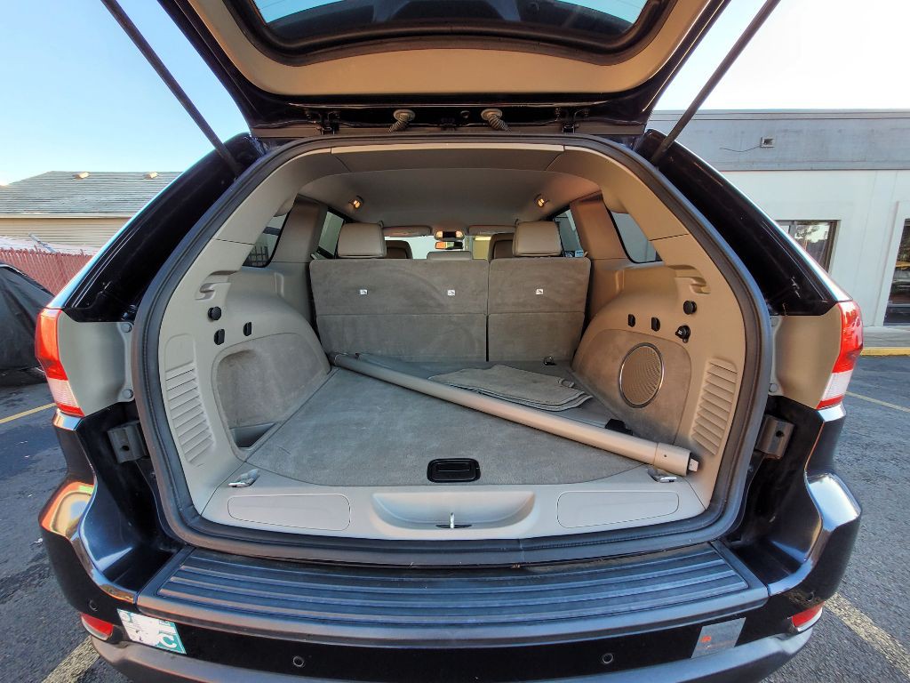 2011 Jeep Grand Cherokee Image 12