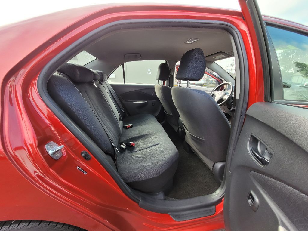 2008 Toyota Yaris Image 11