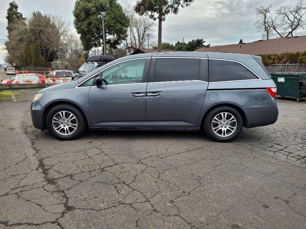 2013 Honda Odyssey Image 2