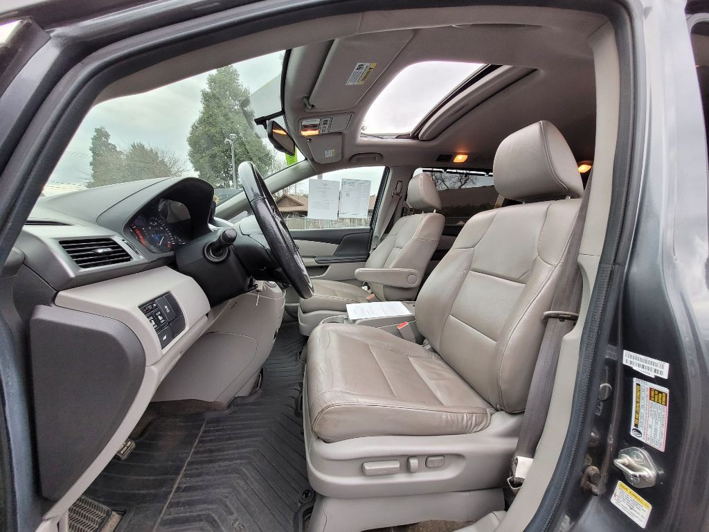 2013 Honda Odyssey Image 8
