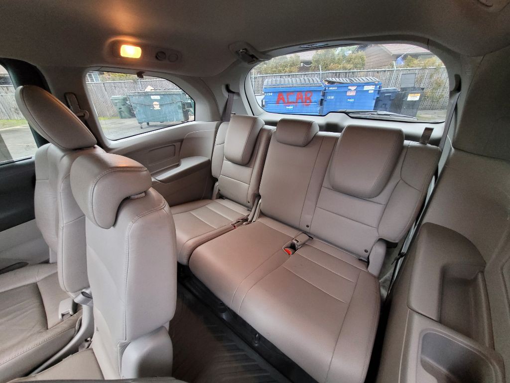 2013 Honda Odyssey Image 11