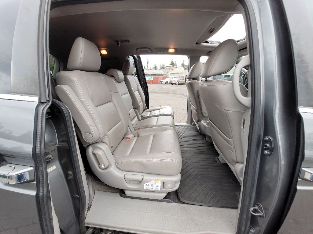2013 Honda Odyssey Image 13