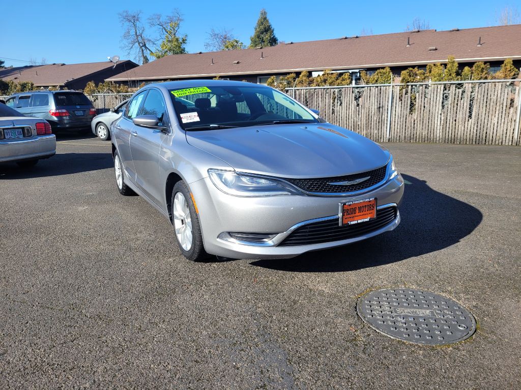 2015 Chrysler 200 Image 3
