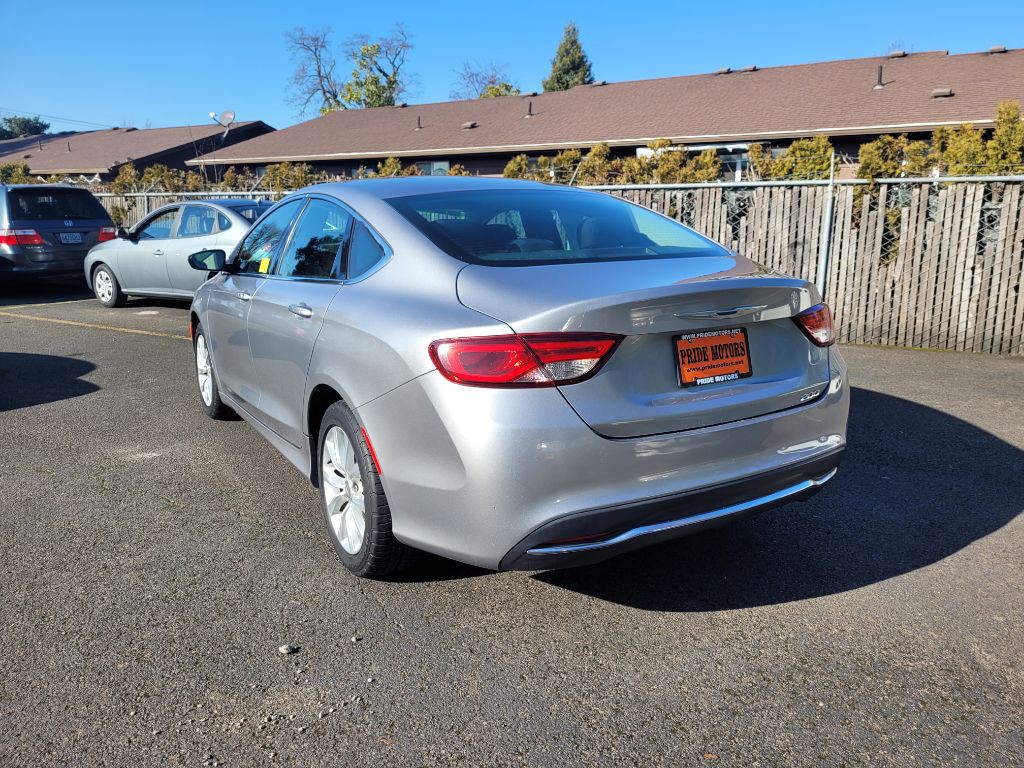 2015 Chrysler 200 Image 4