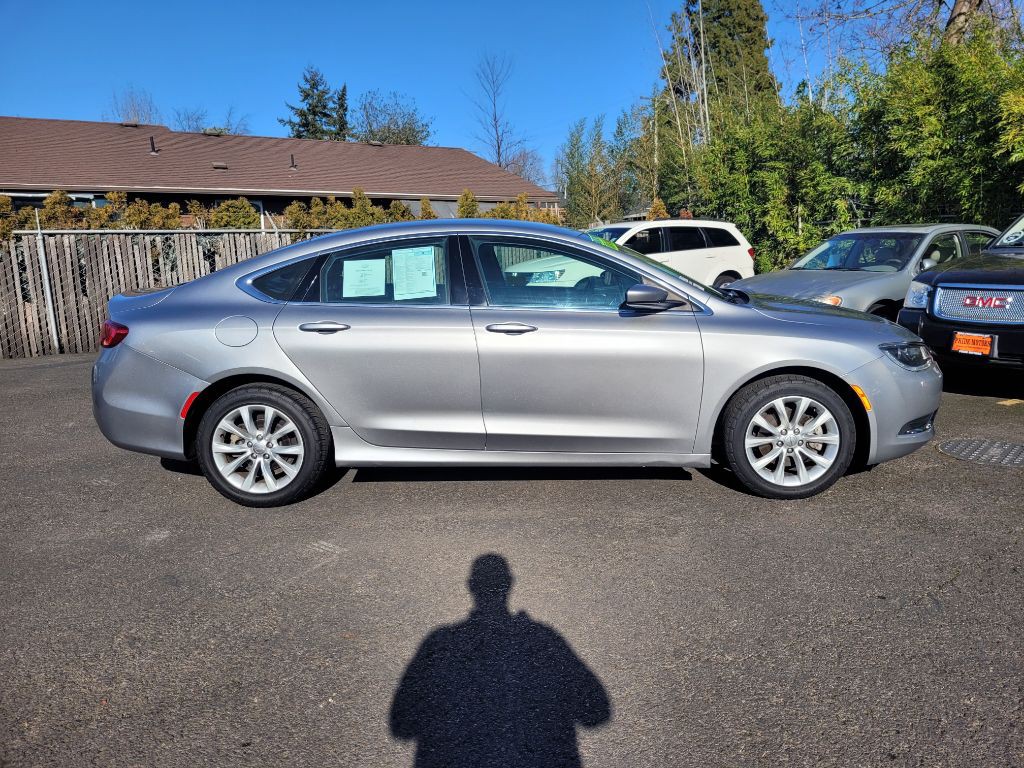 2015 Chrysler 200 Image 5
