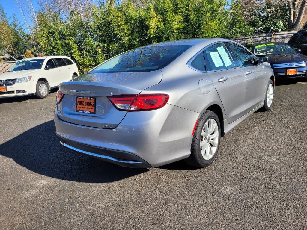 2015 Chrysler 200 Image 6