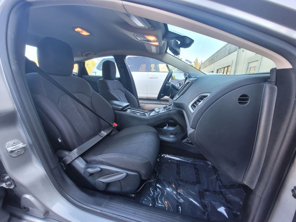 2015 Chrysler 200 Image 10