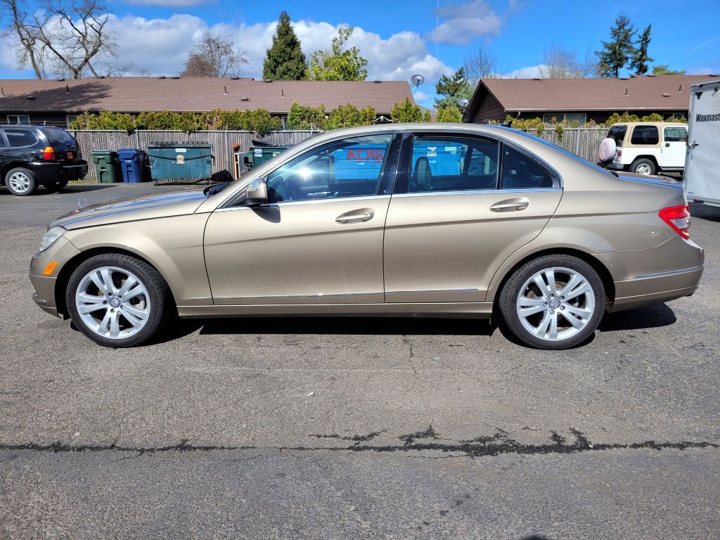 2008 Mercedes-Benz C-Class Image 2