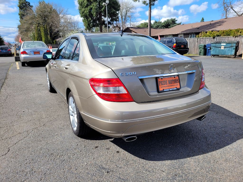 2008 Mercedes-Benz C-Class Image 3