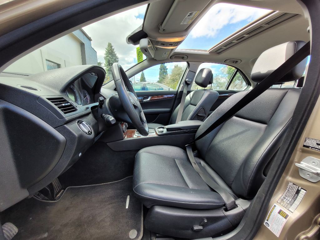 2008 Mercedes-Benz C-Class Image 8