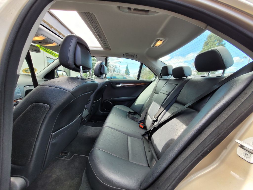 2008 Mercedes-Benz C-Class Image 9
