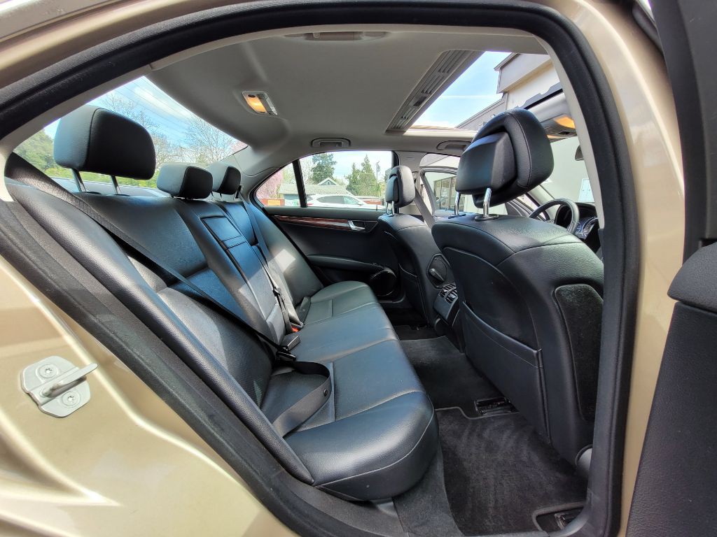 2008 Mercedes-Benz C-Class Image 11