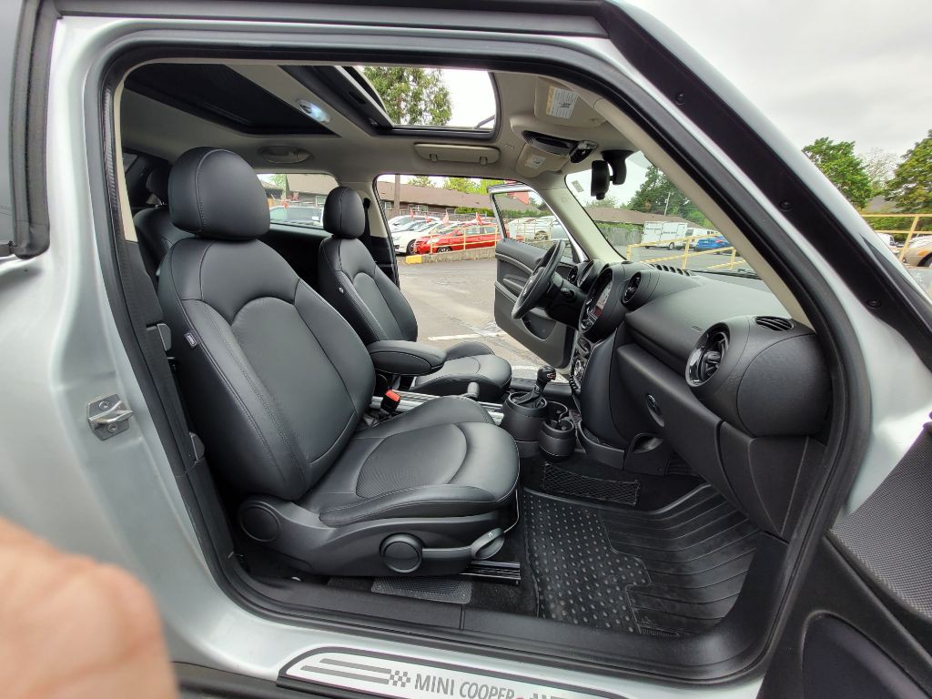 2013 MINI Cooper Image 11