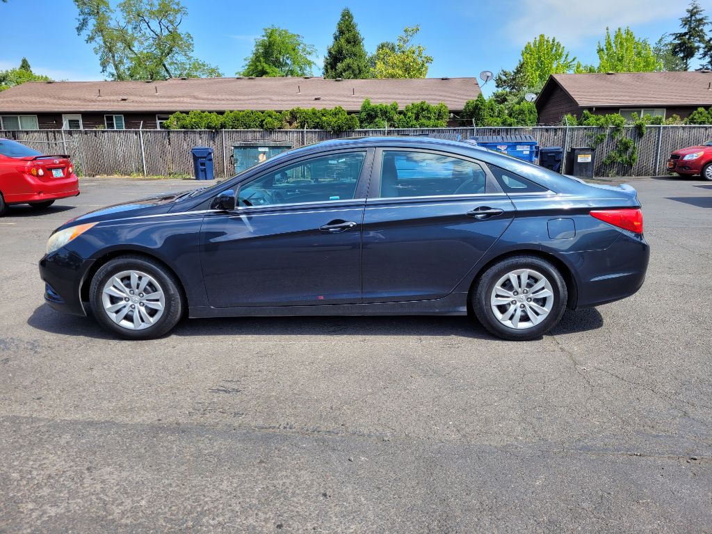2011 Hyundai Sonata Image 2
