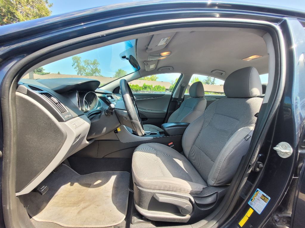 2011 Hyundai Sonata Image 8