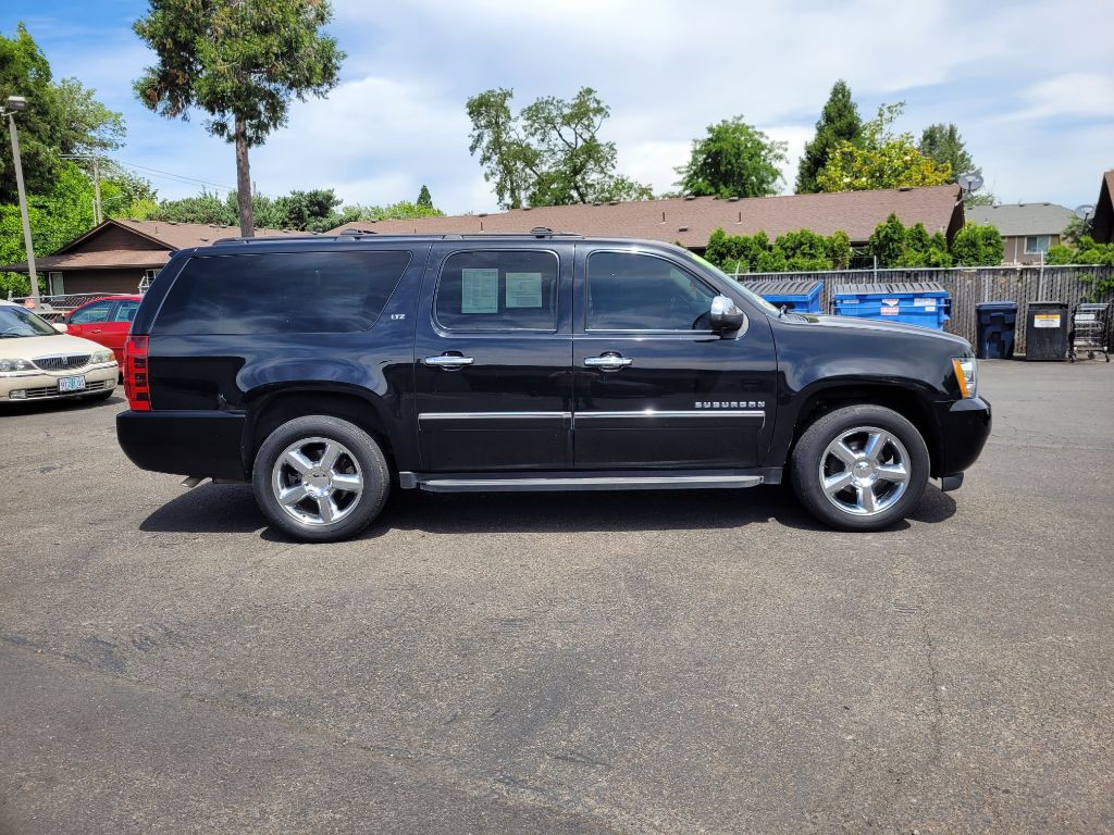 2014 Chevrolet Suburban Image 5