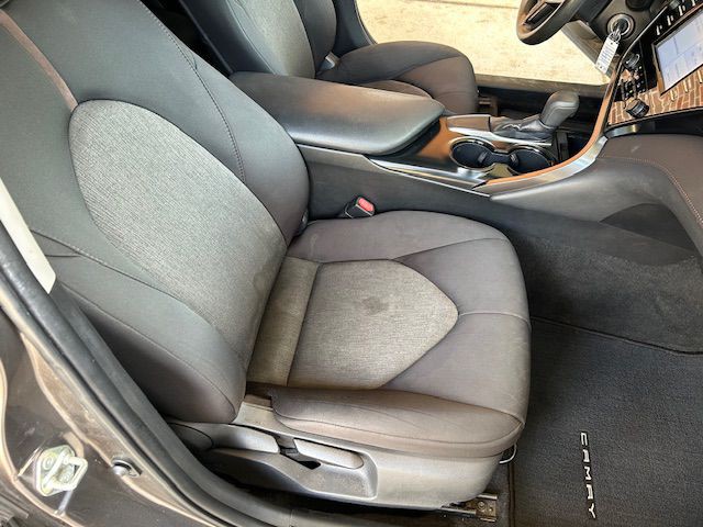 2019 Toyota Camry Image 14