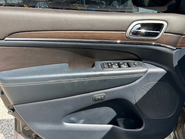 2017 Jeep Grand Cherokee Image 15