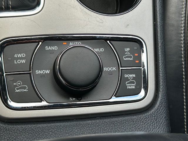 2017 Jeep Grand Cherokee Image 19