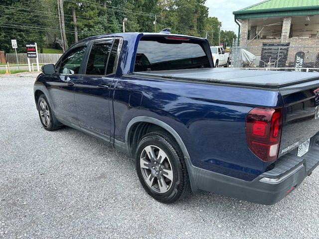 2017 Honda Ridgeline Image 2