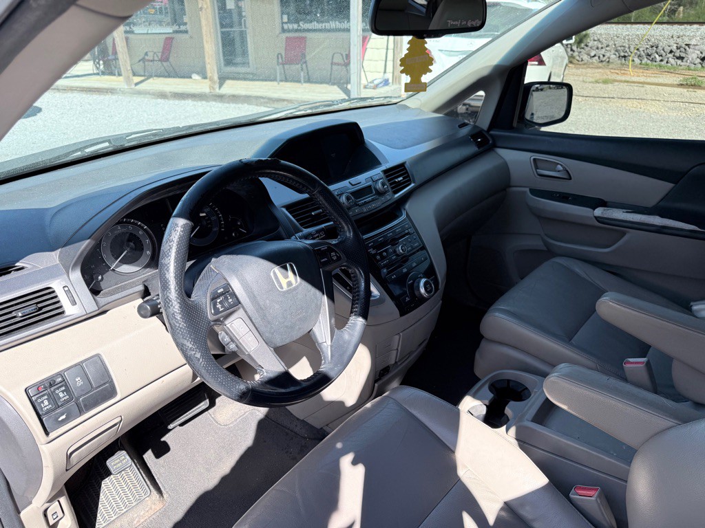 2011 Honda Odyssey Image 6