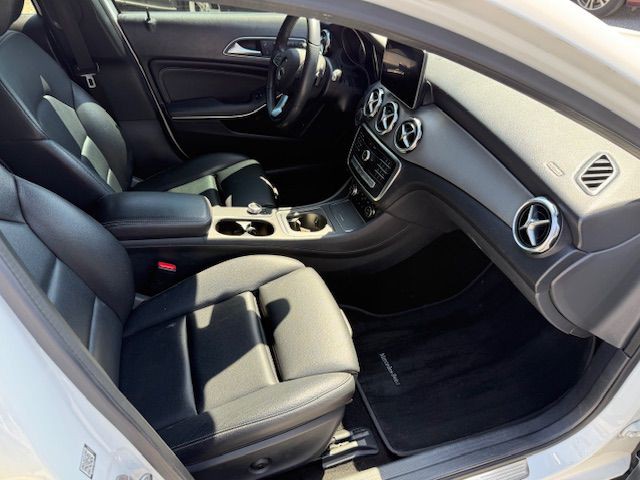 2020 Mercedes-Benz GLA-Class Image 8