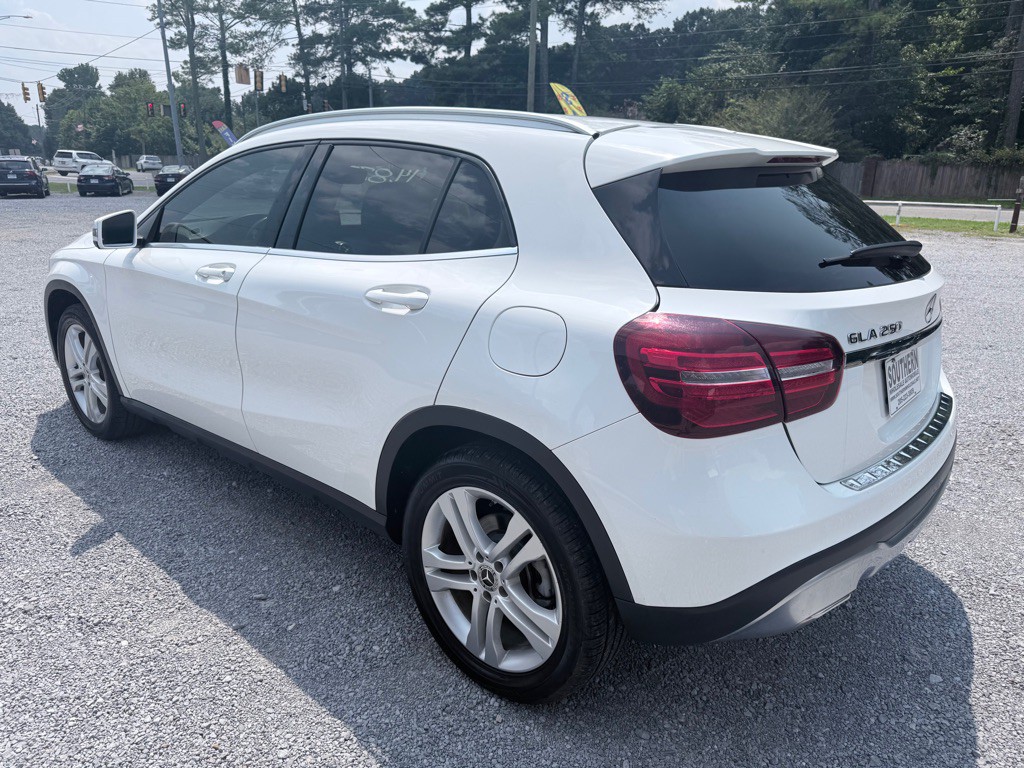 2020 Mercedes-Benz GLA-Class Image 5