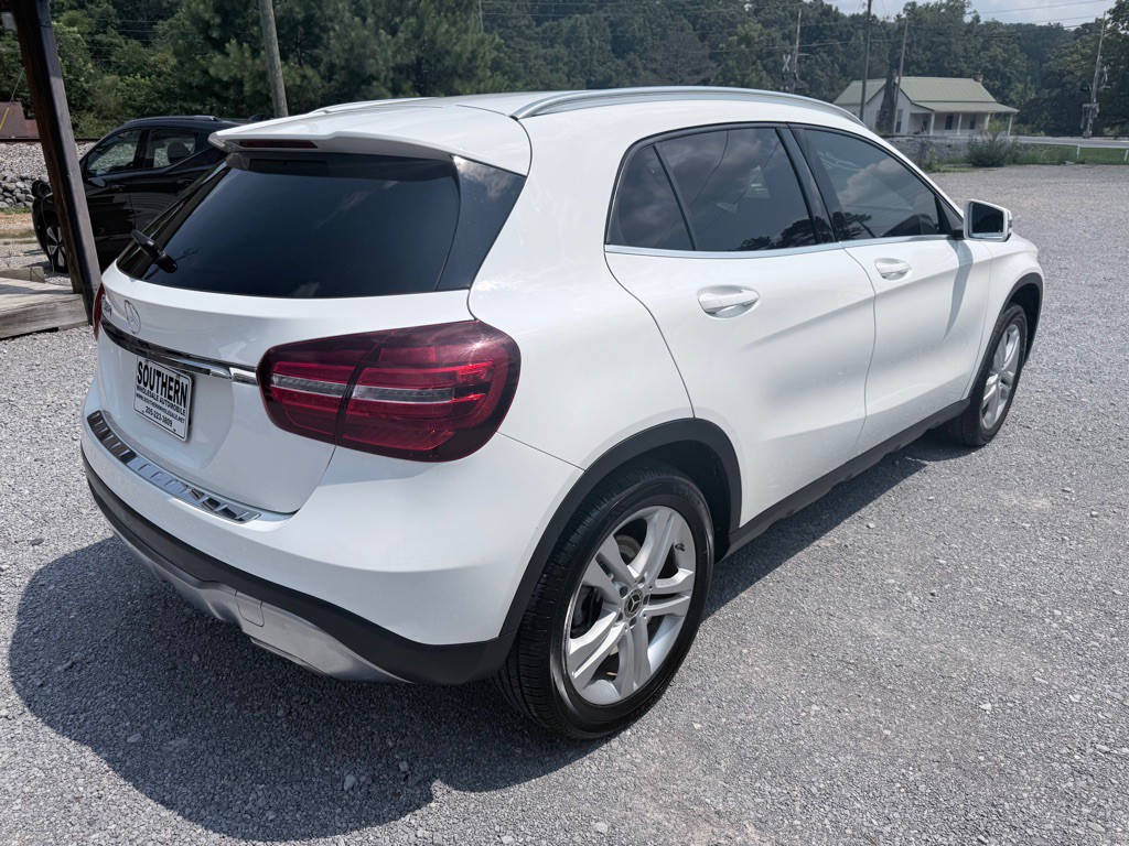 2020 Mercedes-Benz GLA-Class Image 6