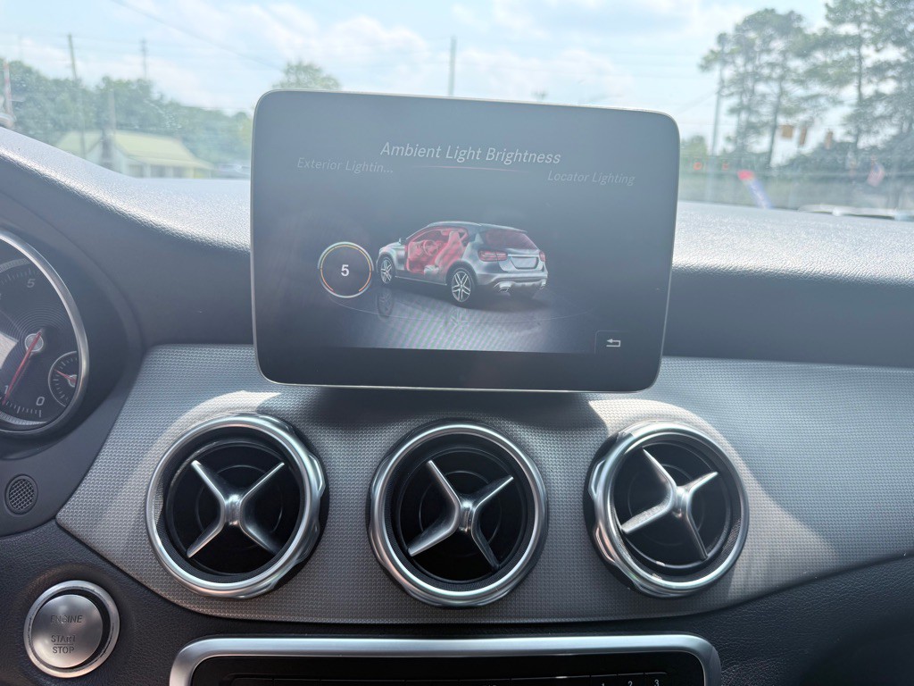 2020 Mercedes-Benz GLA-Class Image 10