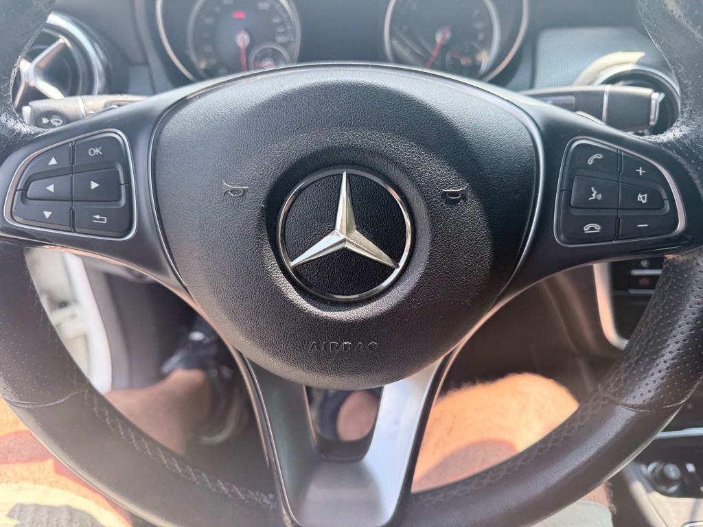 2020 Mercedes-Benz GLA-Class Image 12
