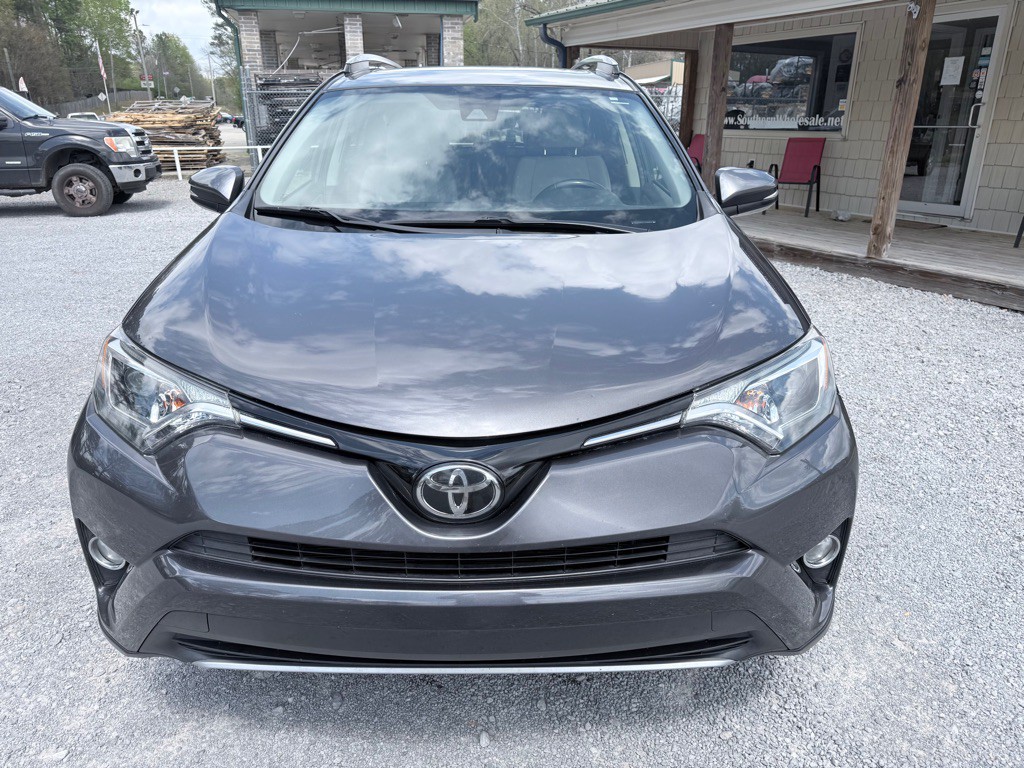 2018 Toyota Rav4 Image 2