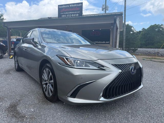 2021 Lexus ES Image 1
