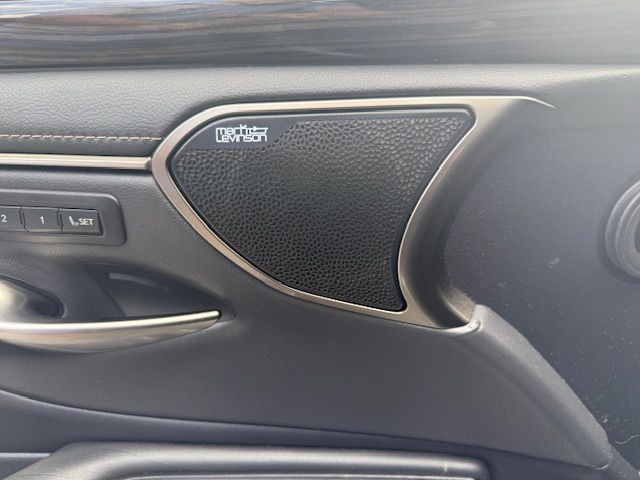 2021 Lexus ES Image 7