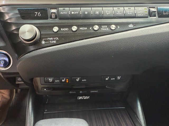 2021 Lexus ES Image 12