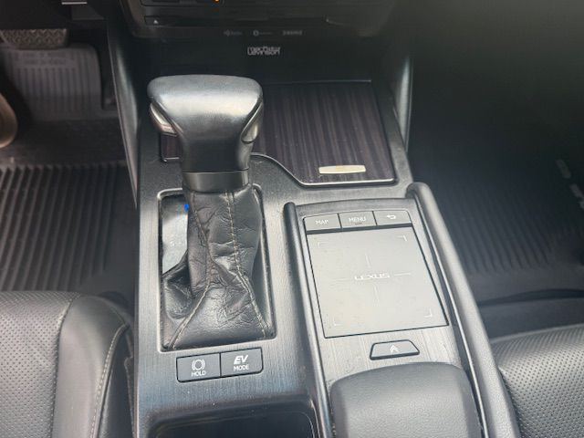 2021 Lexus ES Image 13